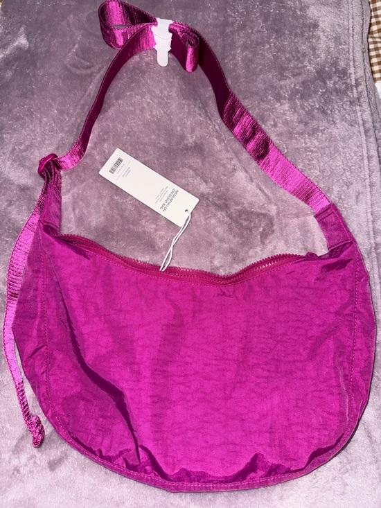 BAGGU Handbags - Baggu Women’s Fuchsia Shoulder Bag 
New with tag.